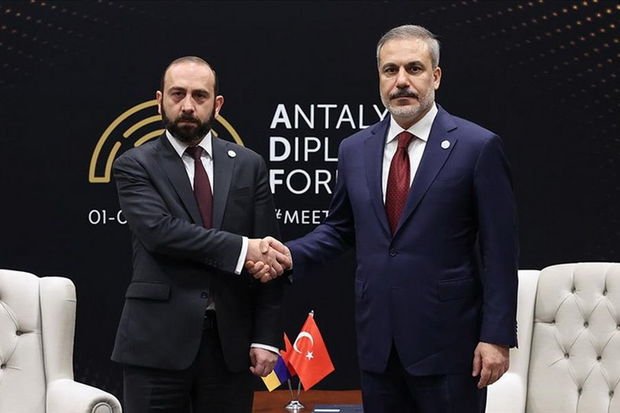 Mirzoyan Hakan Fidanla görüşü zamanı müzakirə olunan məsələləri açıqlayıb