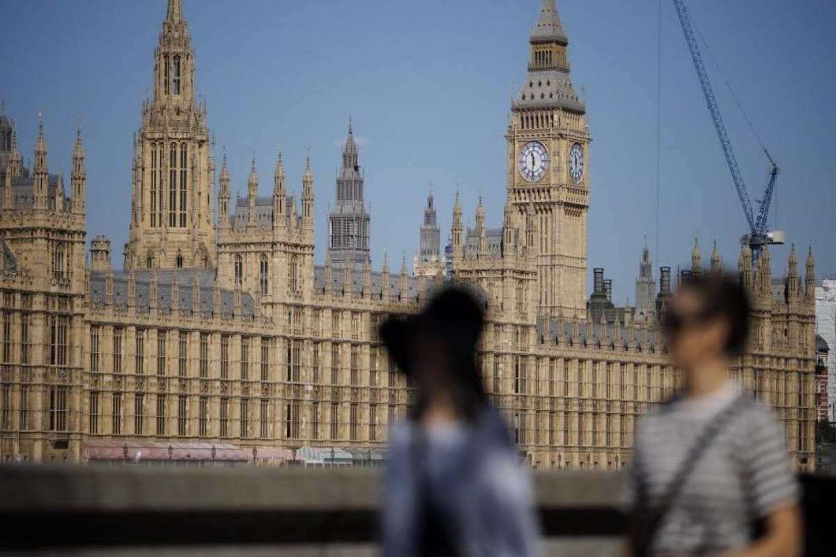 Britaniya parlamentinin tədqiqatçısı Çinə casusluqda ittiham olunur