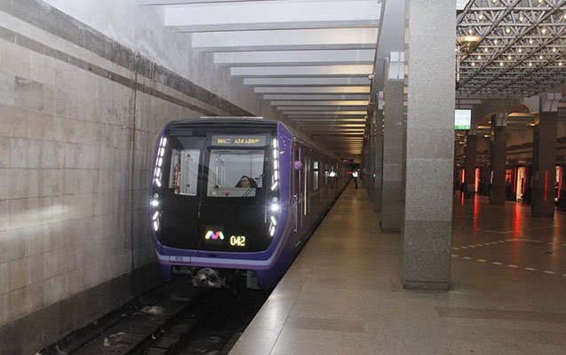 Bakı metrosunda sərnişin öldü