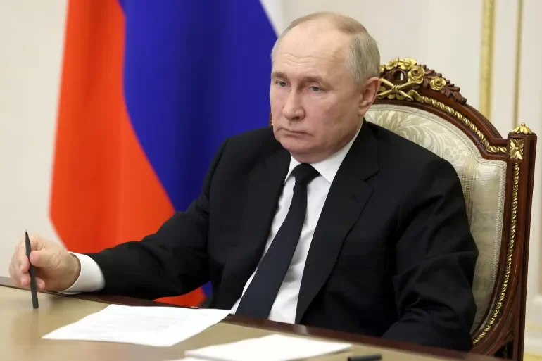 Putin Məhəmməd Möhbərlə telefonla danışıb