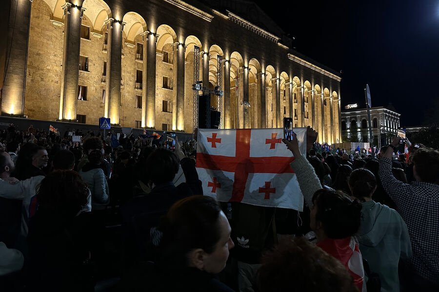 Tbilisidə parlament binası önündə aksiyada 20 nəfər saxlanılıb