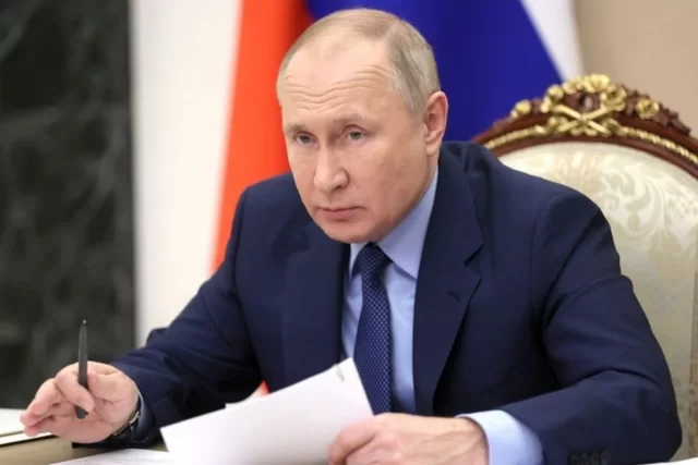 Putin Təhlükəsizlik Şurası katibinin müavinini vəzifəsindən azad edib