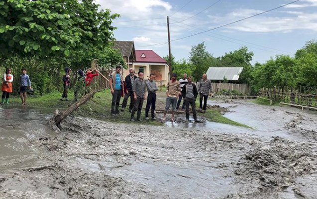 Zaqatalada məktəb və bağça birgünlük bağlandı