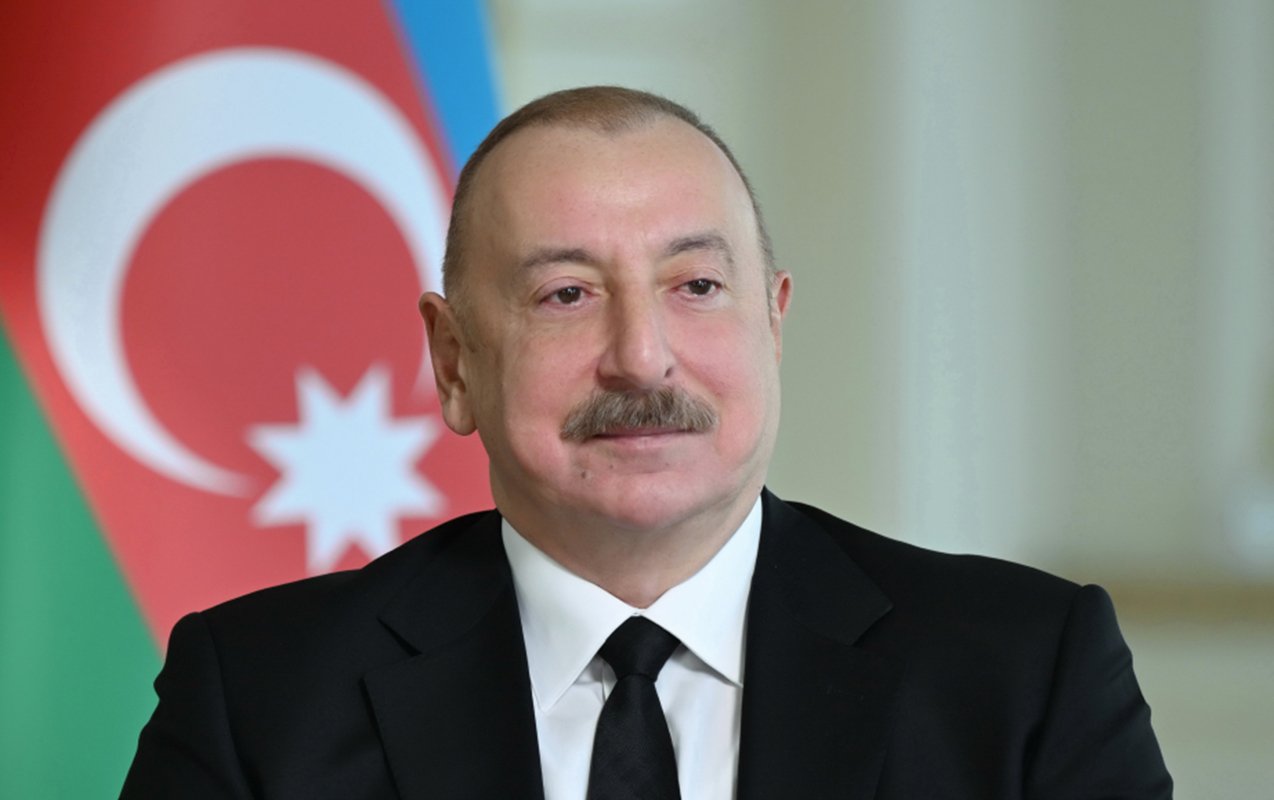 Prezident məhdud tərkibdə iclasda iştirak edir