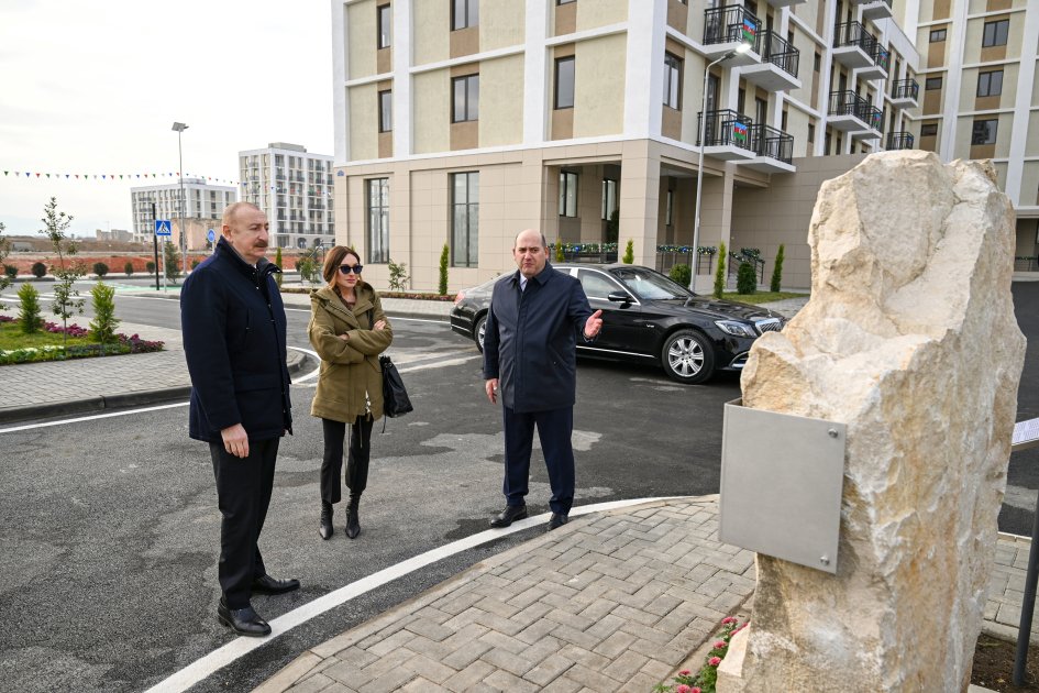 Prezident İlham Əliyev Ağdamda 2-ci yaşayış kompleksinin açılışında iştirak edib və buraya köçən sakinlərlə görüşüb