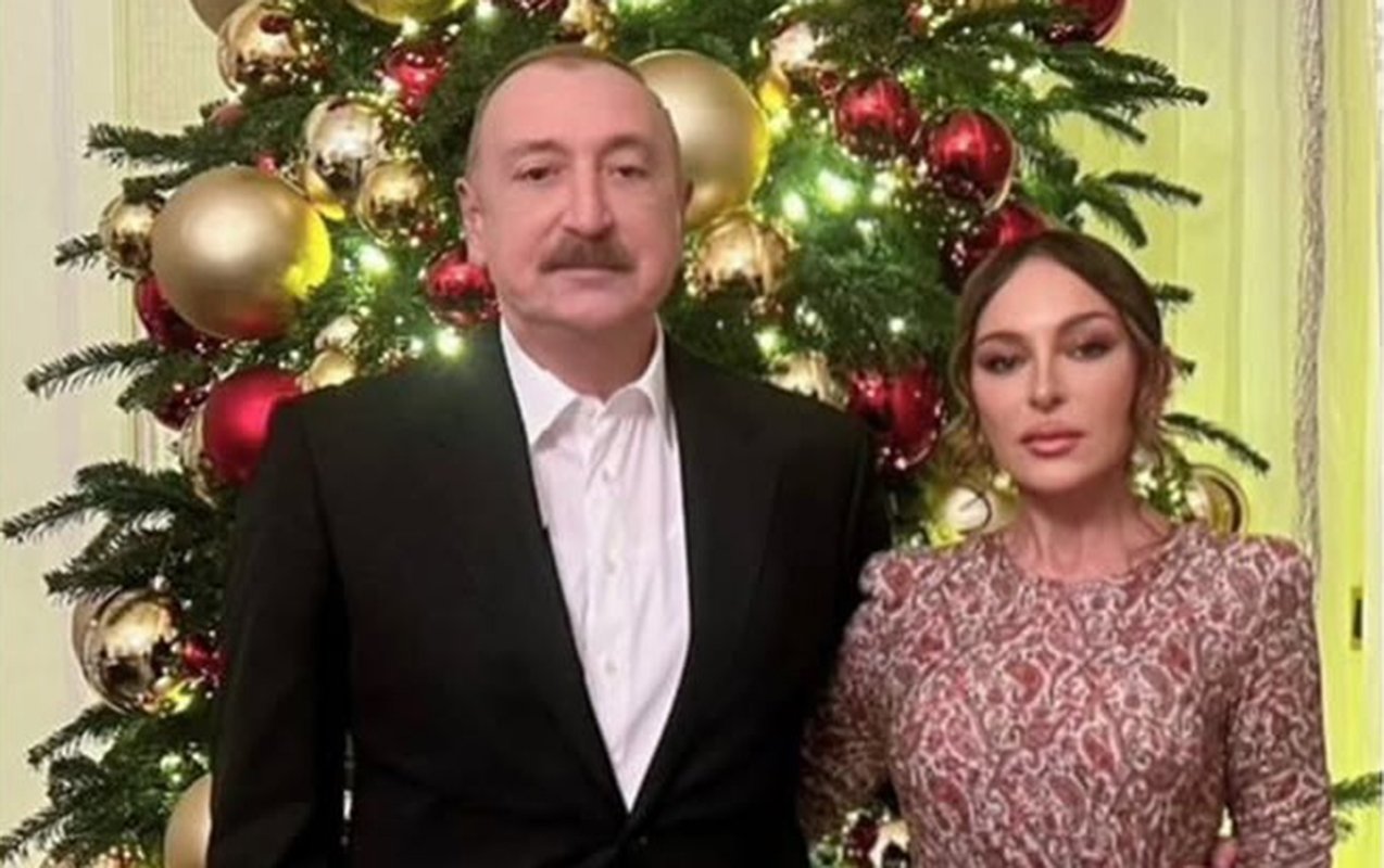 Mehriban Əliyeva Yeni illə bağlı paylaşım etdi - Foto